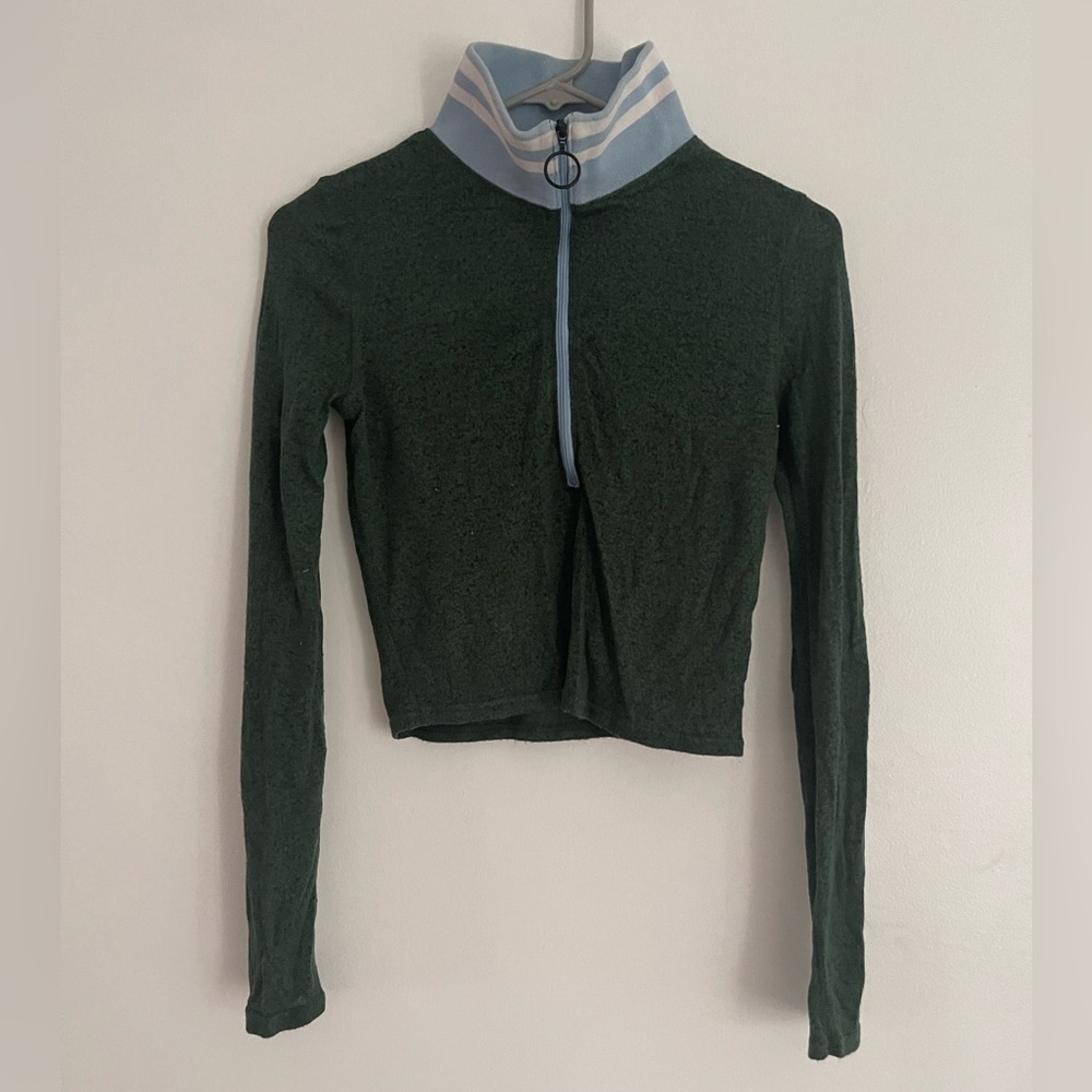 urban outfitters green long sleeve top | blue collar with O ring zipper